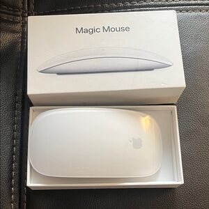 Apple White Magic Mouse with Multi-Touch Surface